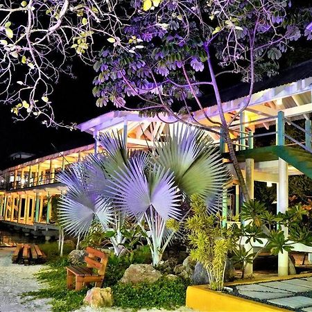 The Dock Resort Over Water Retreat West End Extérieur photo