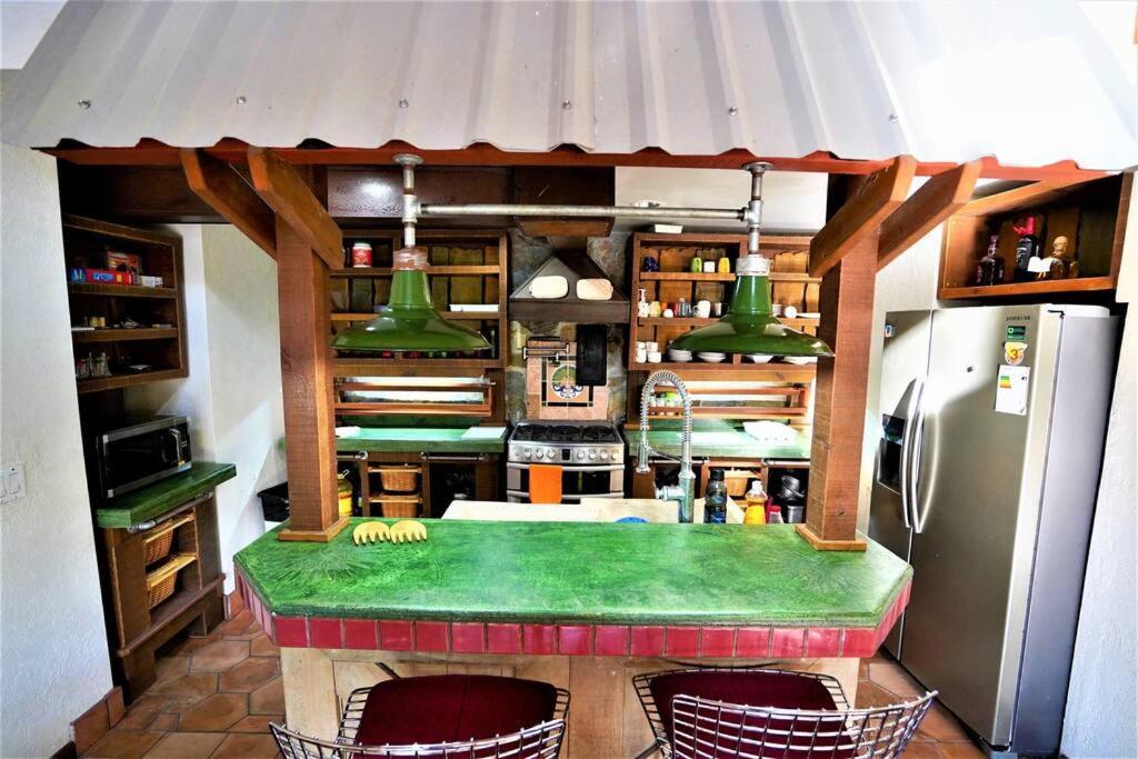 The Dock Resort Over Water Retreat West End Extérieur photo