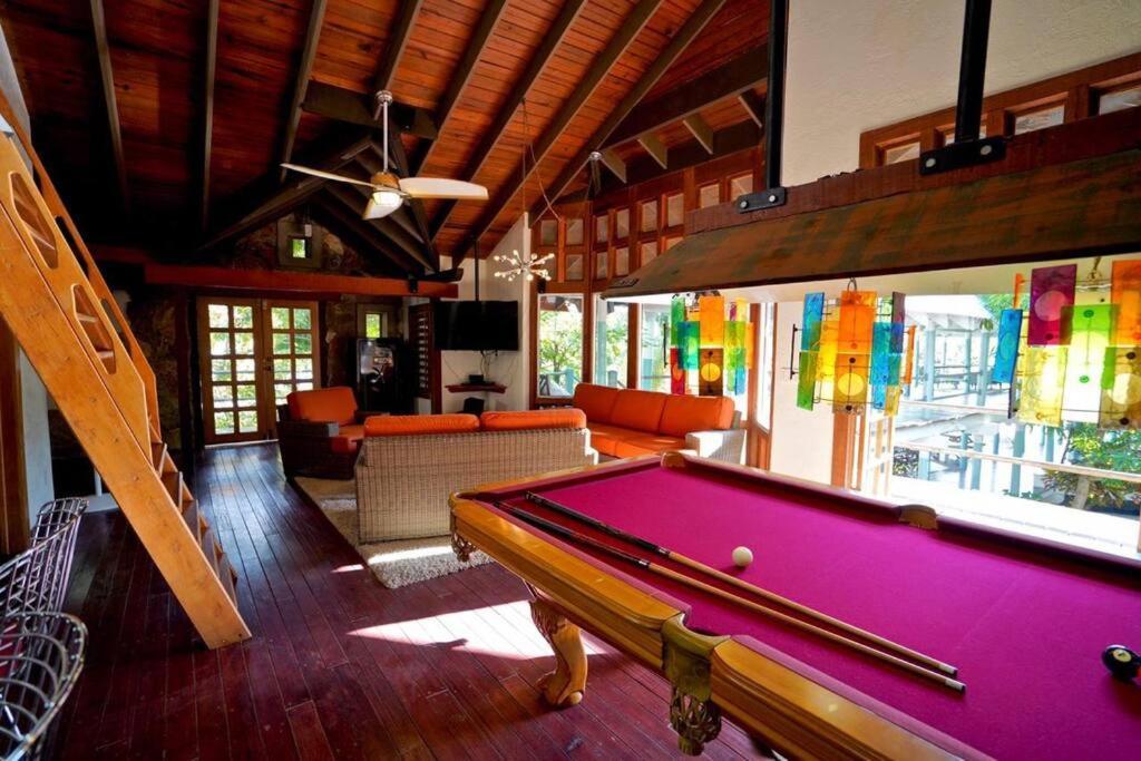 The Dock Resort Over Water Retreat West End Extérieur photo