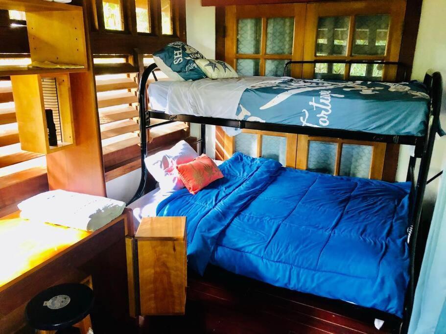 The Dock Resort Over Water Retreat West End Extérieur photo