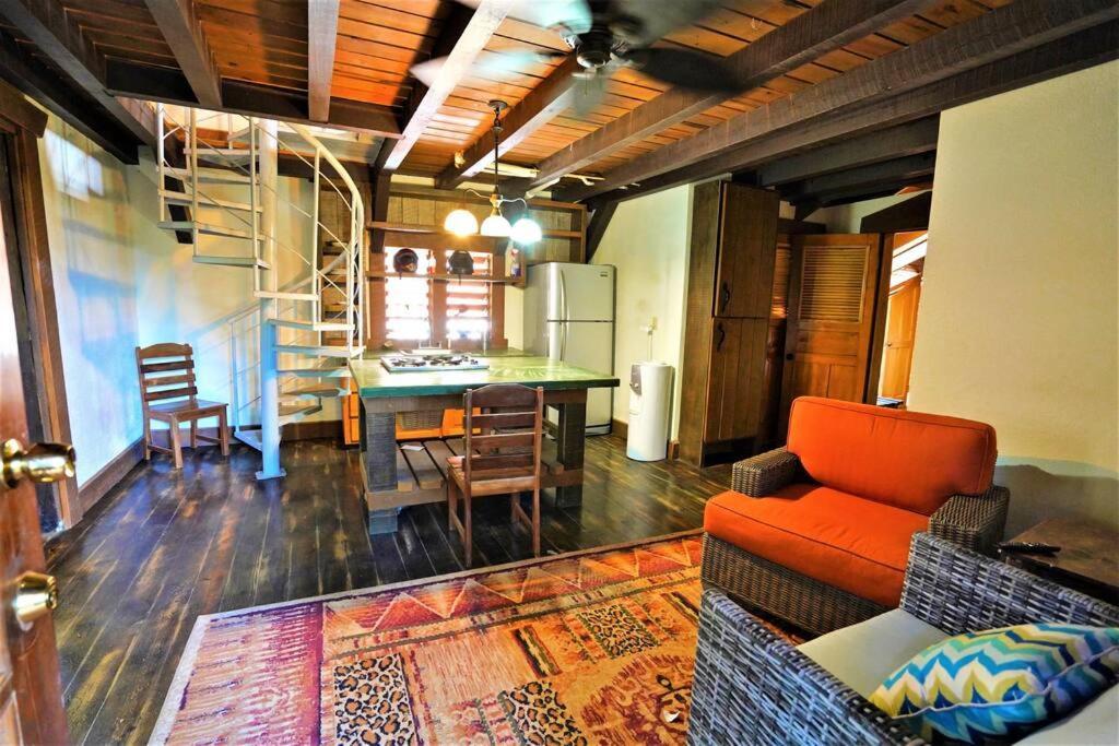 The Dock Resort Over Water Retreat West End Extérieur photo